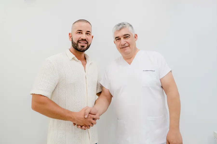Dr. Hakan Doğanay ve hastası